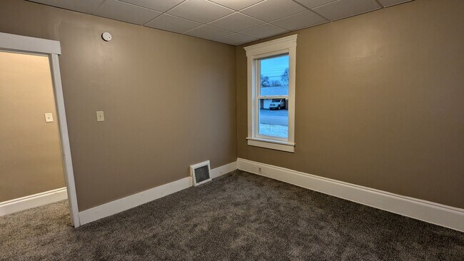 Building Photo - 3-Bedroom, 1-Bathroom Duplex Home for Rent in Perry