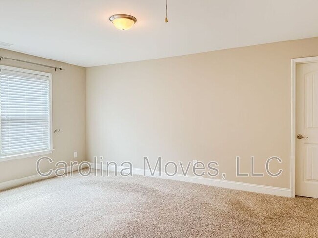 Building Photo - 3 Rocky Meadow Ct
