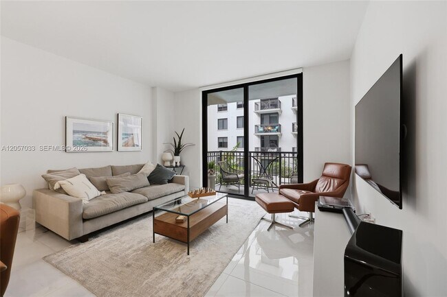 Building Photo - 301 Altara Ave