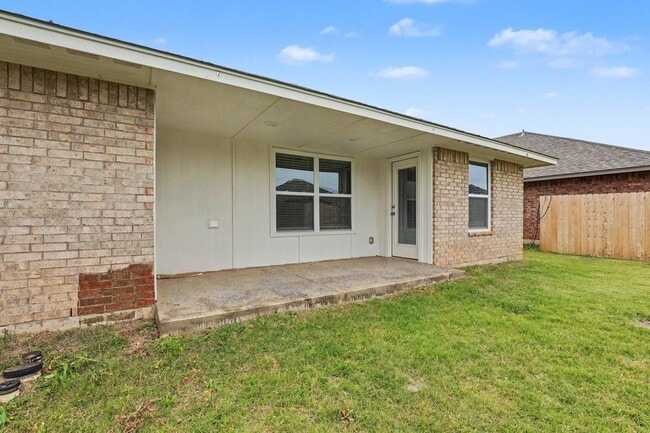 Building Photo - 8601 NW 76th St