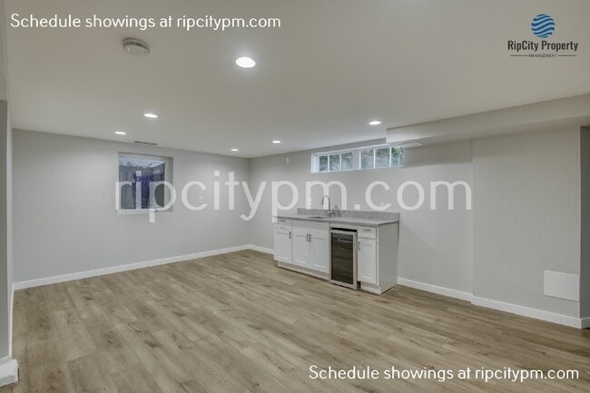 Building Photo - 2521 SE 64th Ave