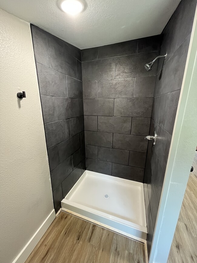 Building Photo - 415 E Jackson St