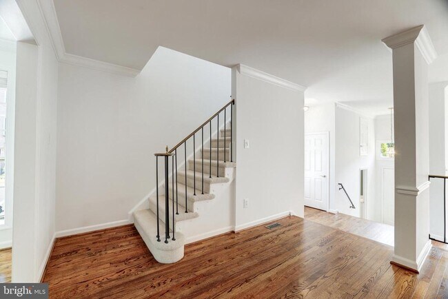 Building Photo - 1412 McLean Mews Ct