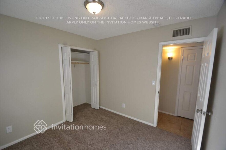 Building Photo - 2835 S Standage