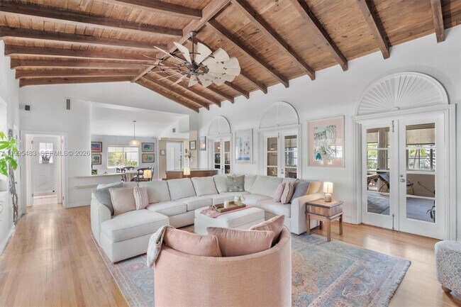 Building Photo - Northeast 5th Avenue Road, Miami Shores, FL 33138 - 5 BR 4 BA single-family home