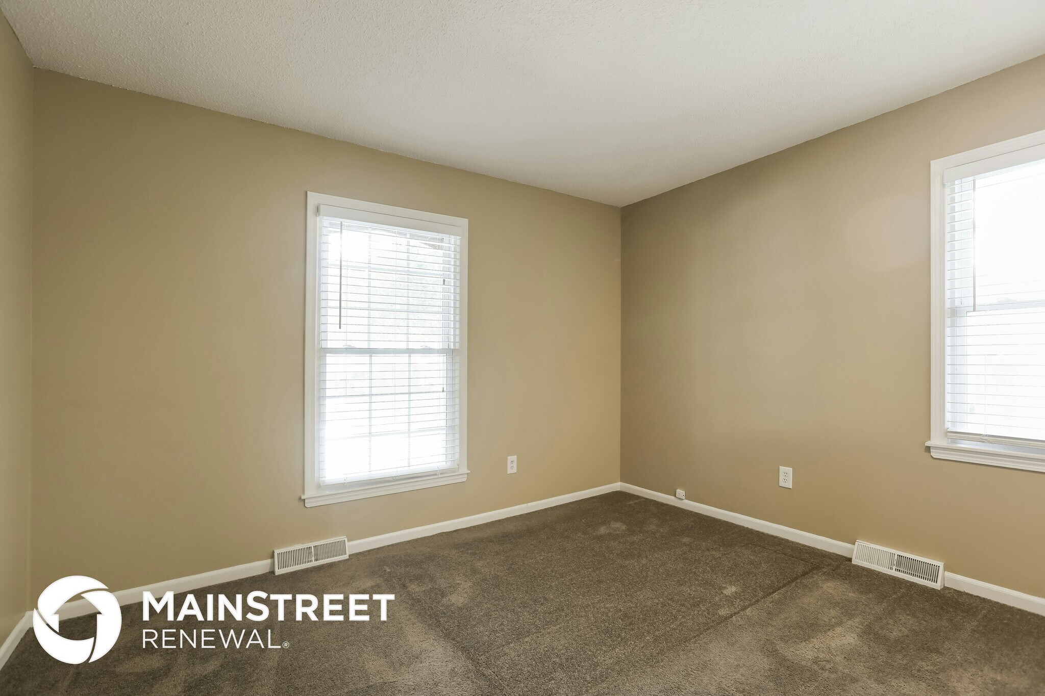 Building Photo - 404 Meadow Ln