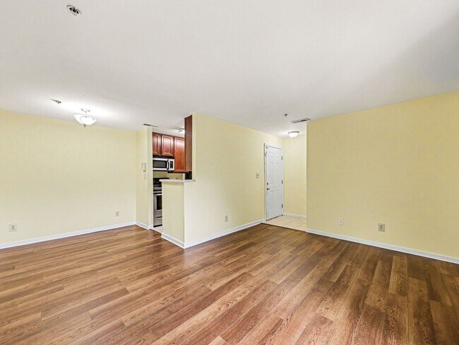 Building Photo - 33 Fern Oak Cir