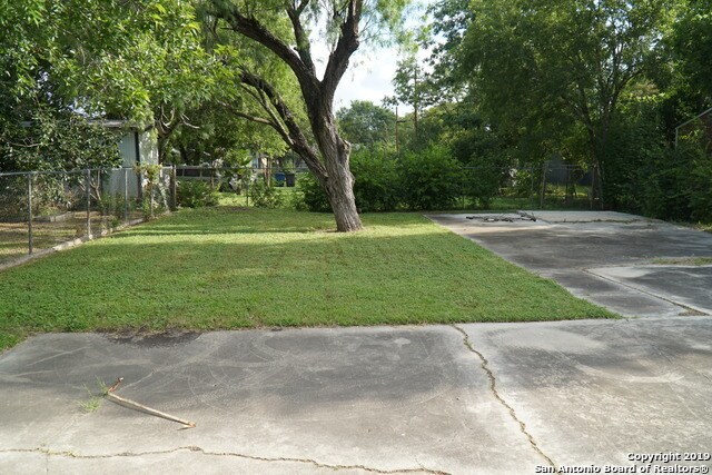 Building Photo - 1511 San Casimiro St