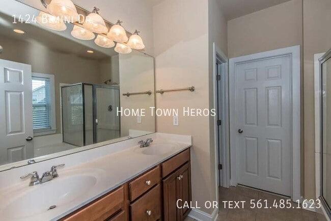 Building Photo - 1424 Bimini Dr