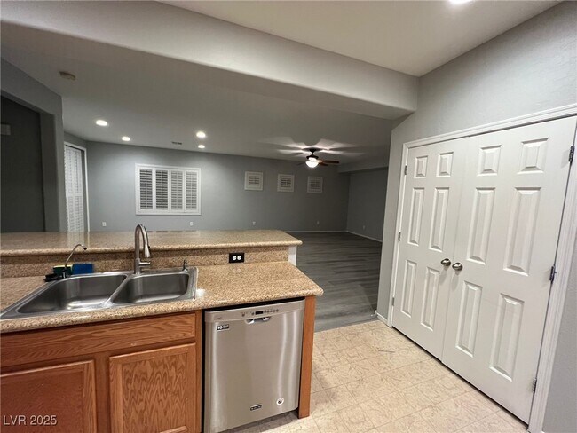 Building Photo - 2668 Dirleton Pl