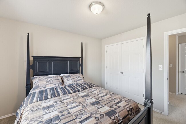 Building Photo - Move-in ready 3 Bed, 2.5 Bath, 3 Car, BA Schools