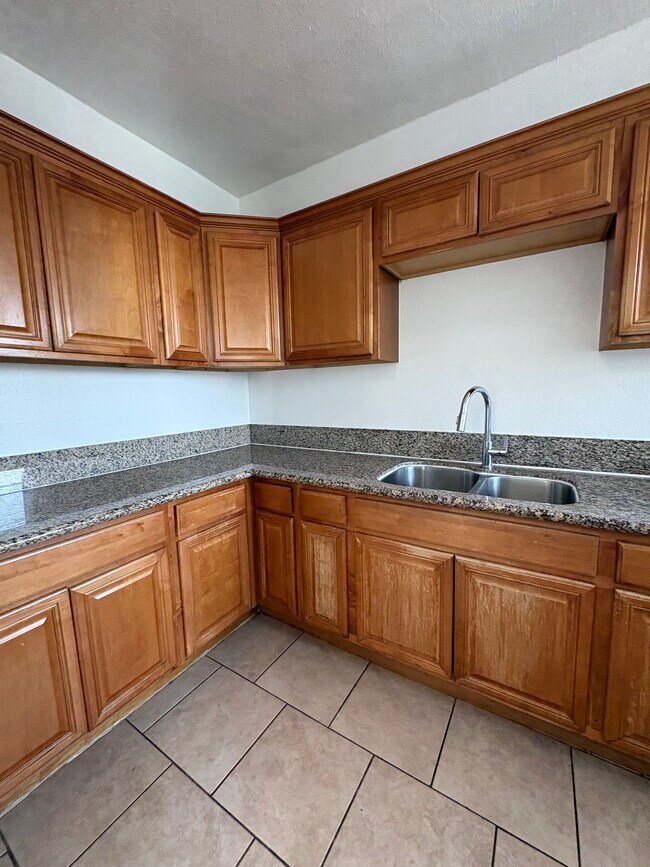 Kitchen - 1237 S Alvarado St Apartments