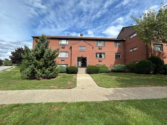 Building Photo - 71 Charlesbank Way