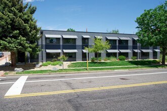 Building Photo - Bright Unit in the Heart of the Highlands