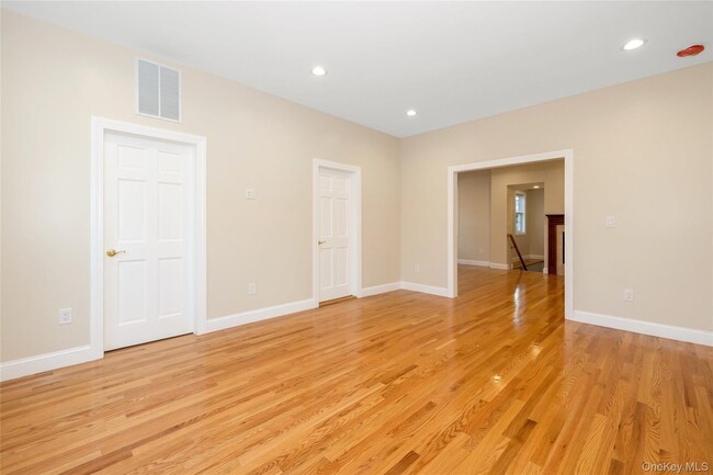 Building Photo - 16 Grand Blvd