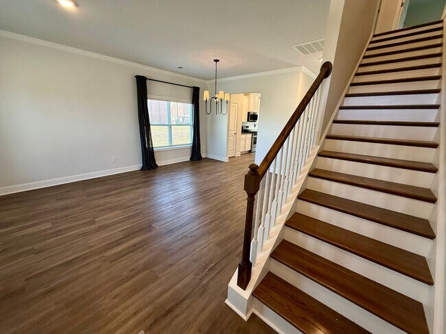 Building Photo - Heritage Bay Subdivision!