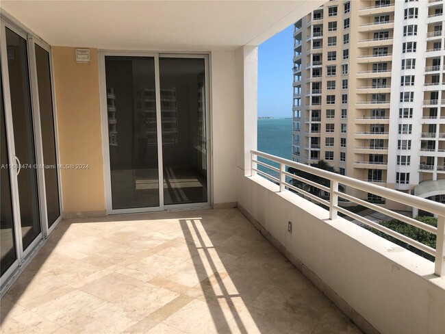 Building Photo - 848 Brickell Key Dr