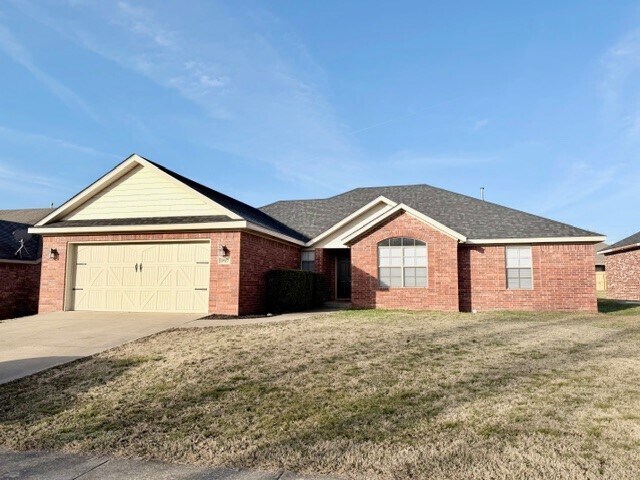 Building Photo - 2827 N Cassius Ln