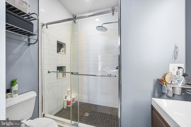 Building Photo - 1333 N Howard St