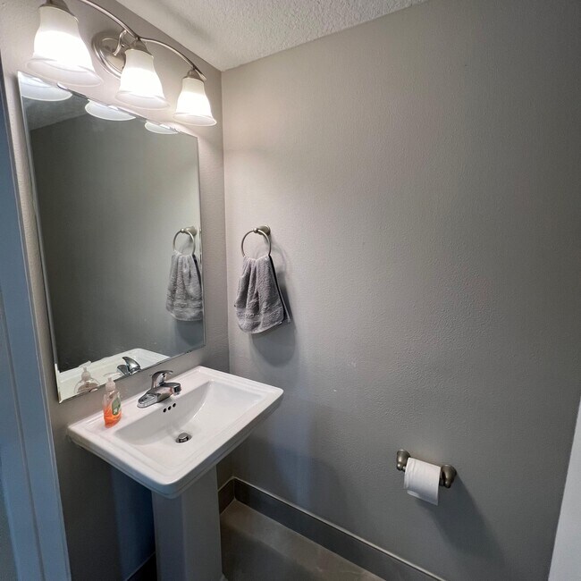 Half Bathroom - 4252 Adirolf Rd