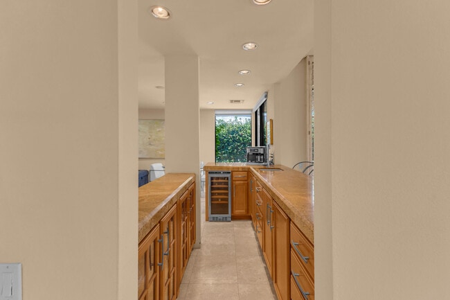 Building Photo - 24 Columbia Dr