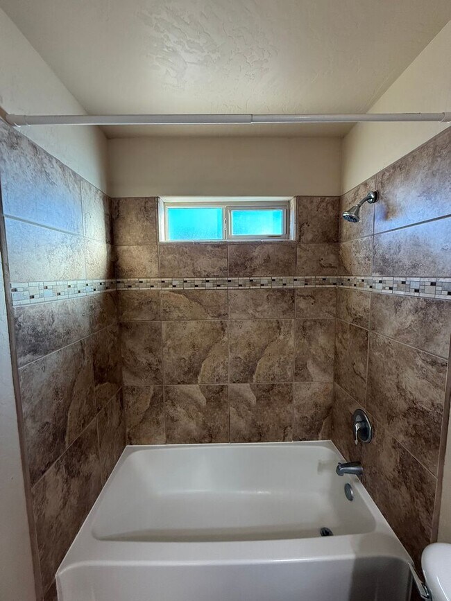 Building Photo - 2043 Villa Napoli Loop E