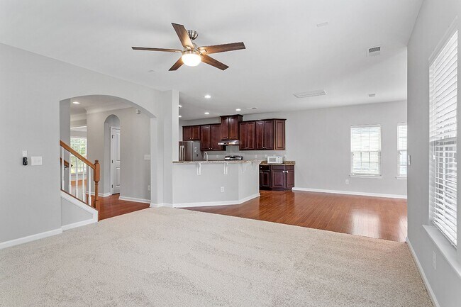 Building Photo - 1121 Survada Ln