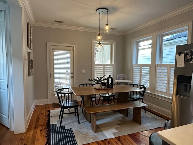 Building Photo - 194 Fishburne St