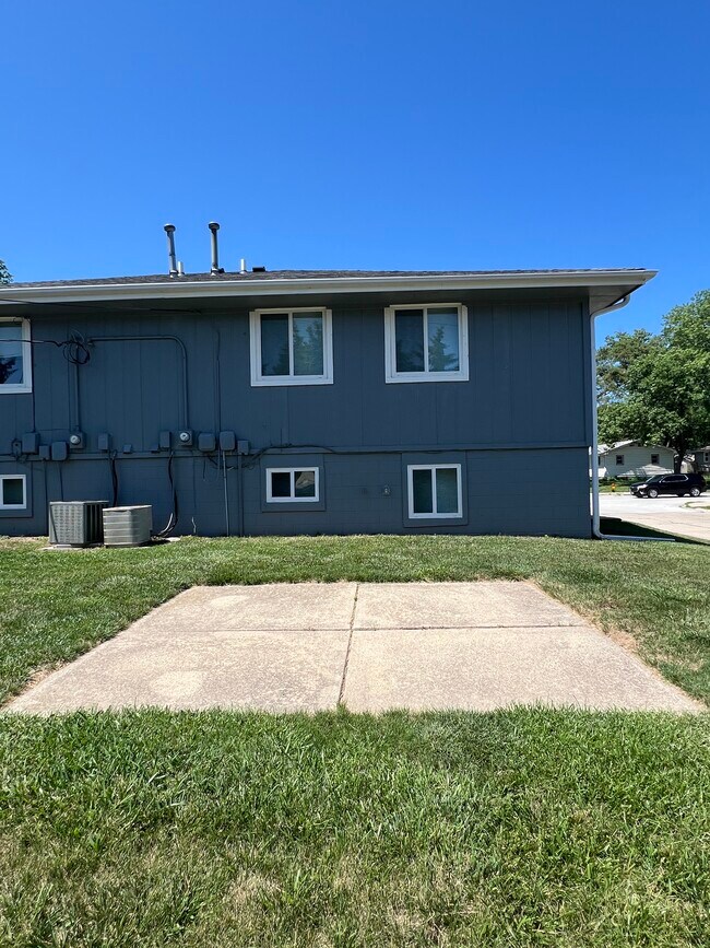 Building Photo - 5051 Marshall Dr