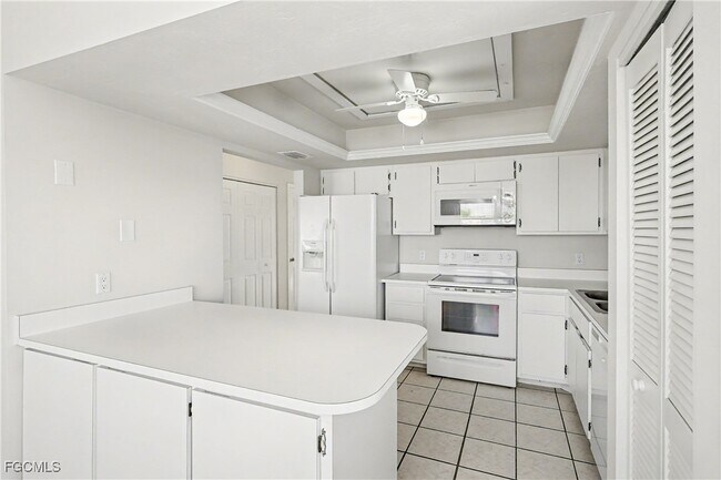 Building Photo - 4528 SE 5th Pl