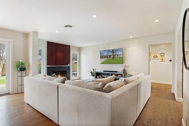Building Photo - 7418 Fenton Dr