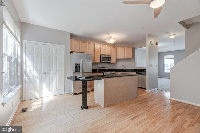 Building Photo - 5140 Donovan Dr