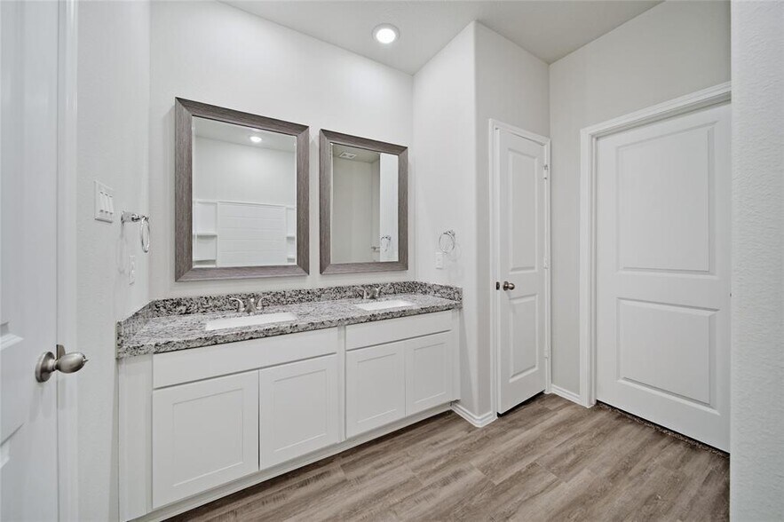Bathroom 1 - 16502 Piper Ln