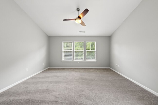 Building Photo - 8916 Camden Park Dr