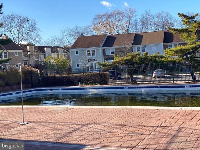 Building Photo - 2109 Woodbox Ln