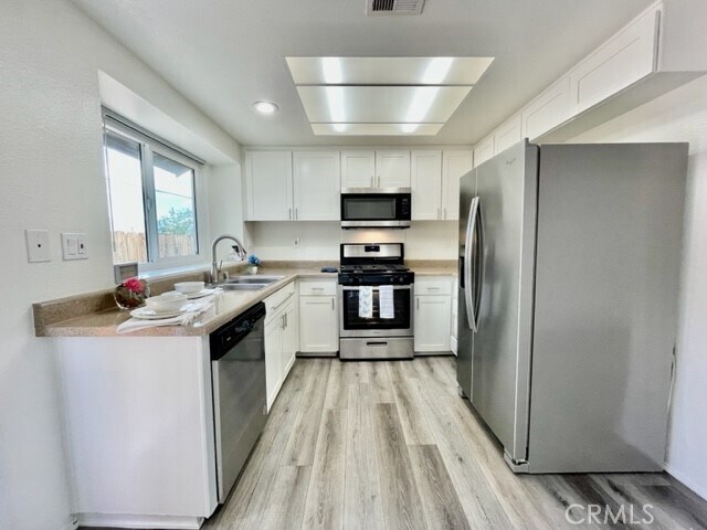 Building Photo - 79400 Ave 42