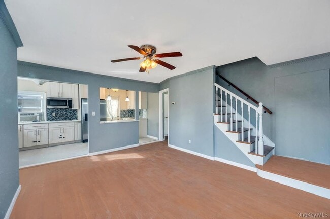 Building Photo - 627 10th Ave