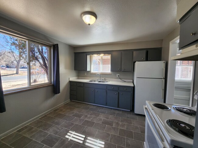 Building Photo - 1009 Emporia St