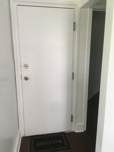 Building Photo - 935 10th St