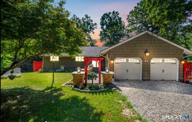 Building Photo - 92 Kenmore Rd