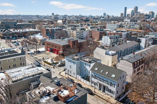 Building Photo - 170 W 3rd St