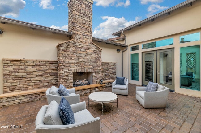 Building Photo - 5413 E Juniper Cyn Dr