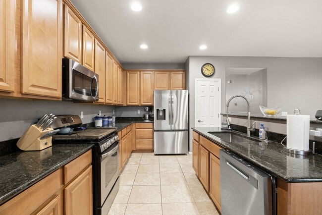 Building Photo - 11904 W Farmall Dr