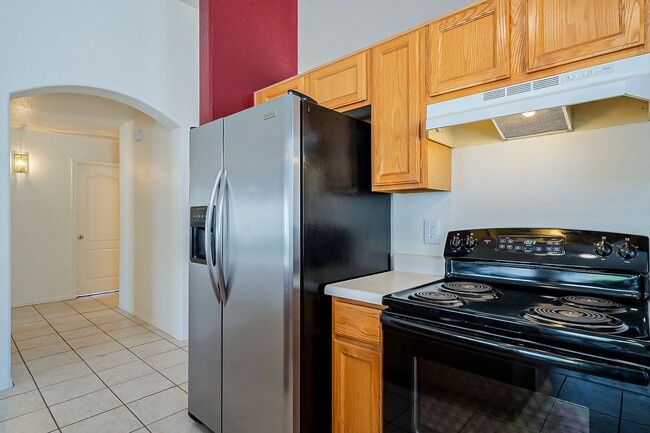 Building Photo - Warm Desert Living in La Cholla Ridge – 3 Bedroom Tucson Retreat