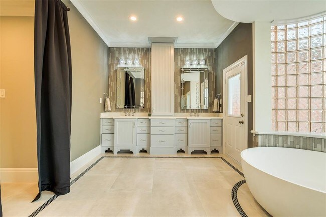 Building Photo - 702 Windbreak Trail