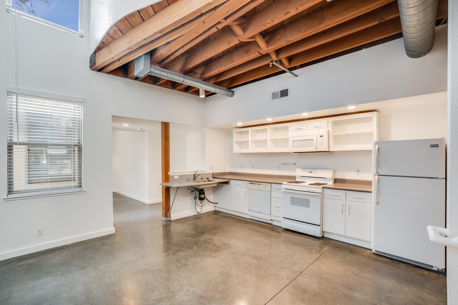 Building Photo - 43551 Mission Blvd