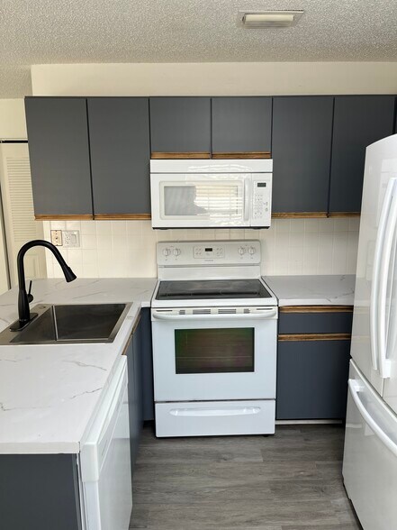 Building Photo - 5665 Boynton Cove Way