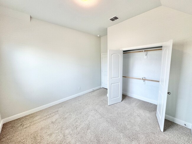 Building Photo - Argyle ISD! 3 Bed 2 Bath Home in PERFECT Location