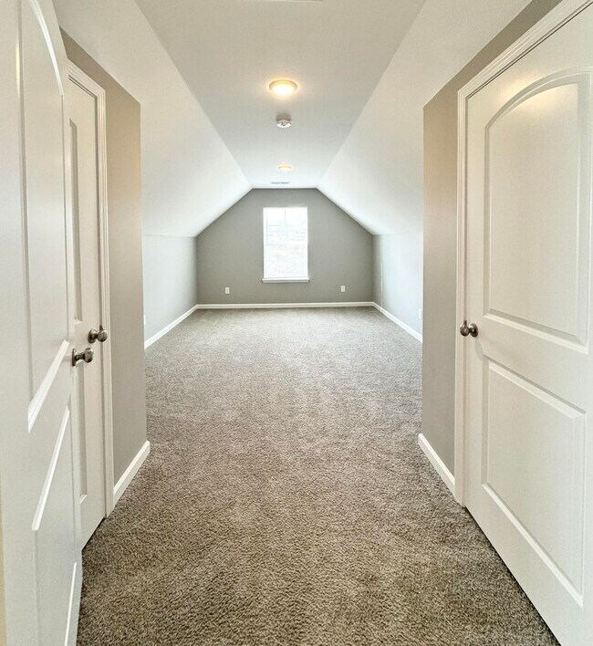 Building Photo - 8112 Driftwood Lp