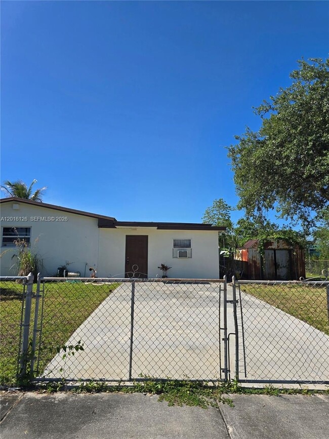 Building Photo - 27660 SW 162nd Ave